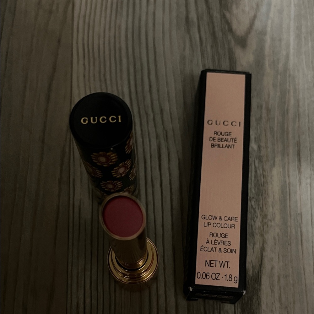 Gucci Luxurious Red Lipstick - Picture 7 of 7